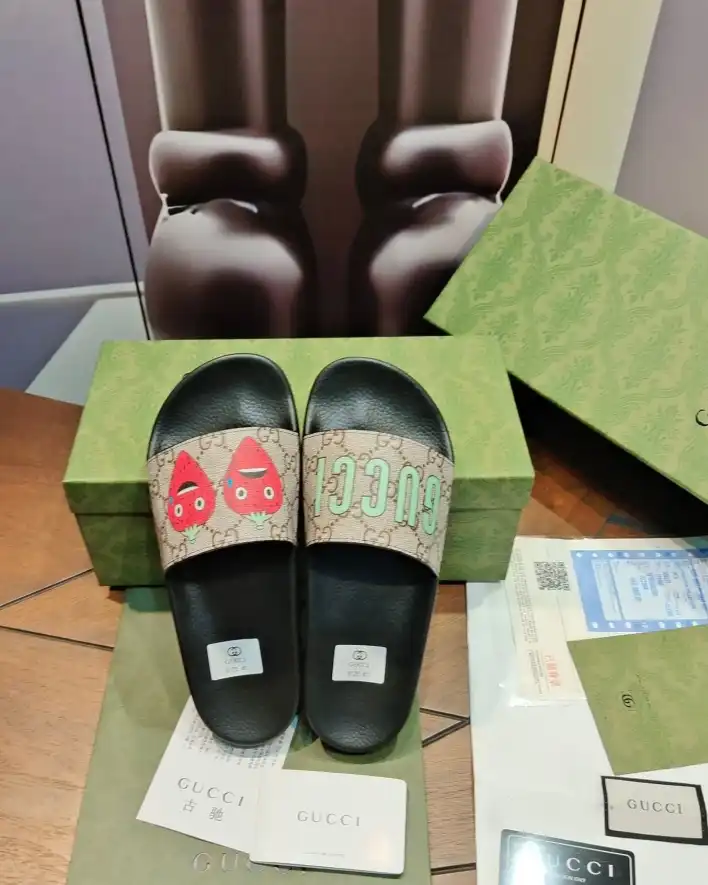 hype Gucci Slippers