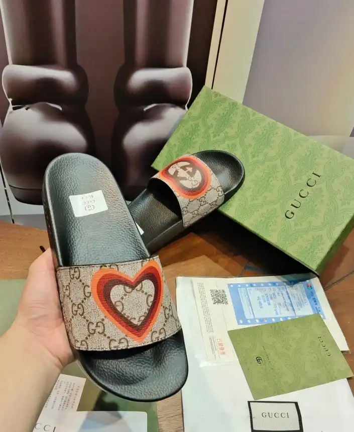 hype Gucci Slippers