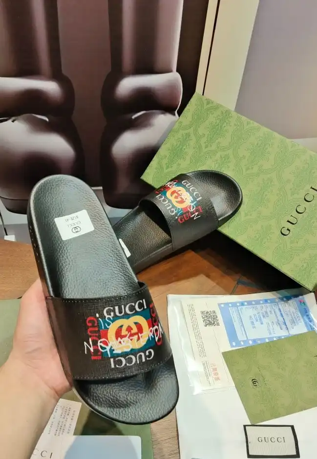 hype Gucci Slippers