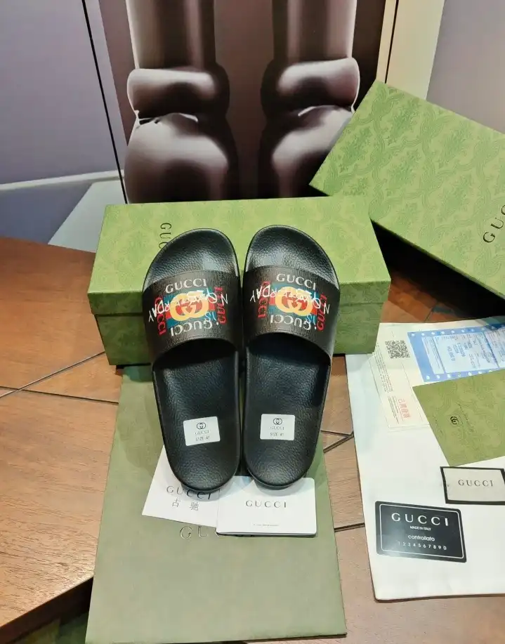 hype Gucci Slippers