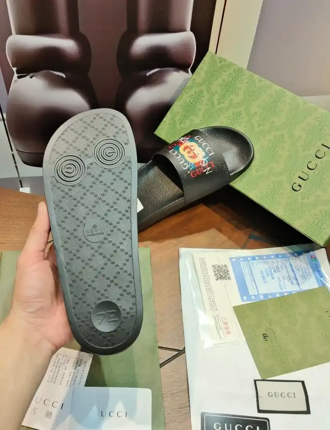 hype Gucci Slippers