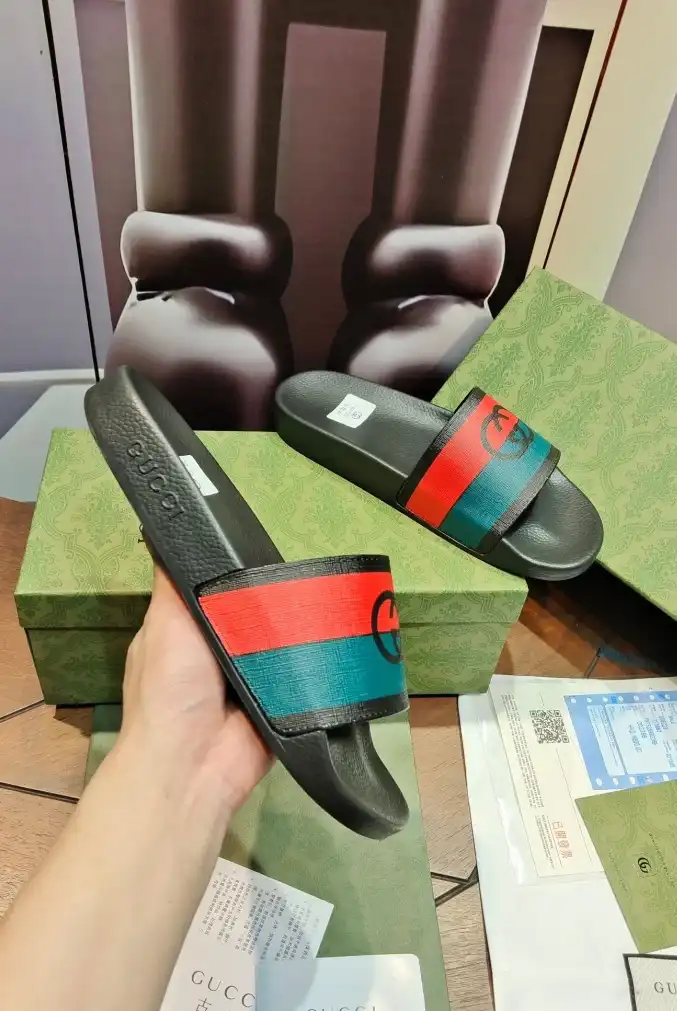 hype Gucci Slippers