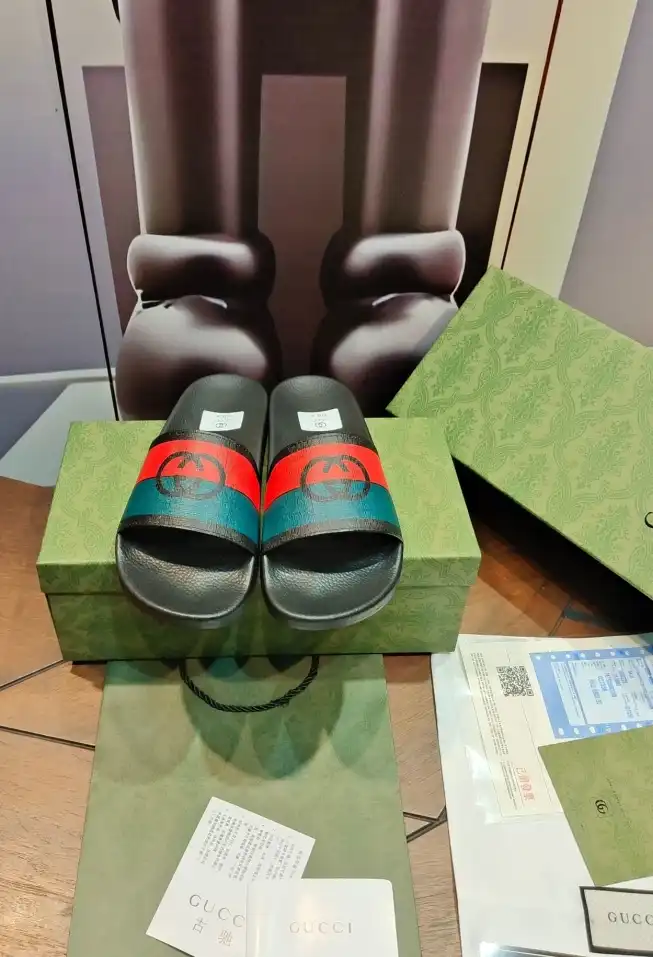 hype Gucci Slippers