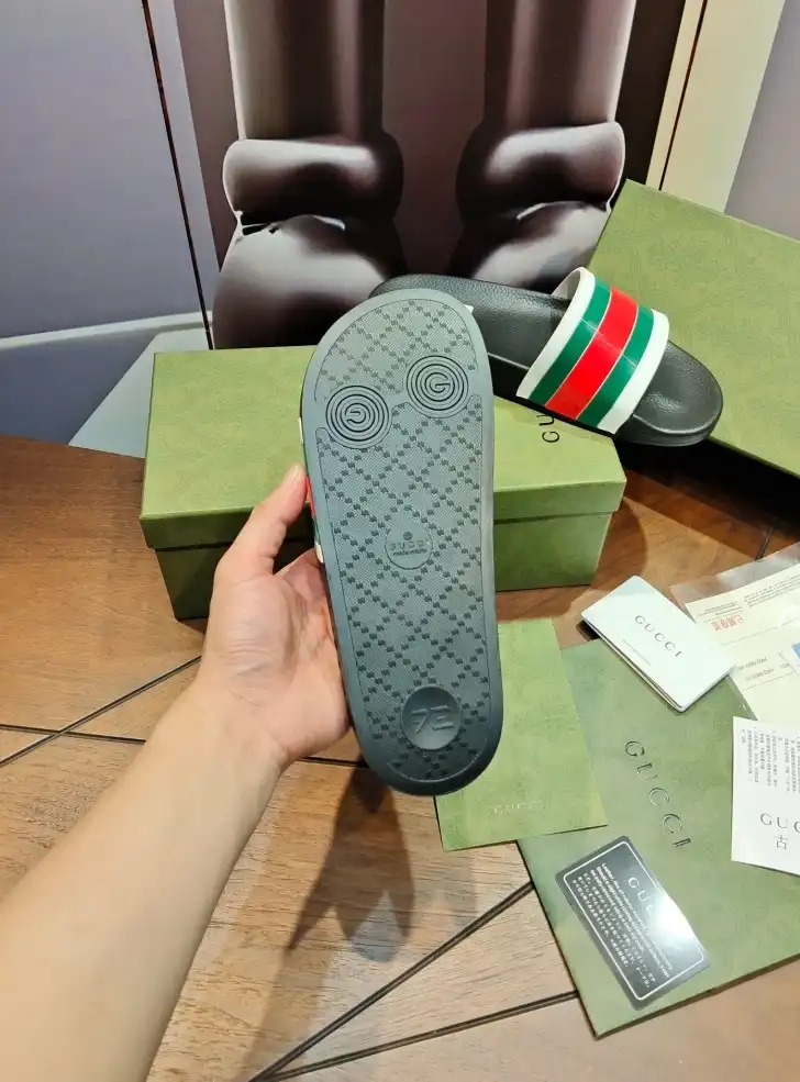 hype Gucci Slippers