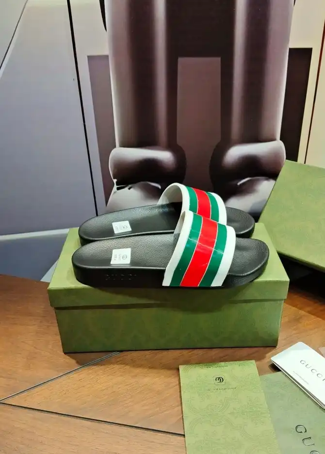 hype Gucci Slippers