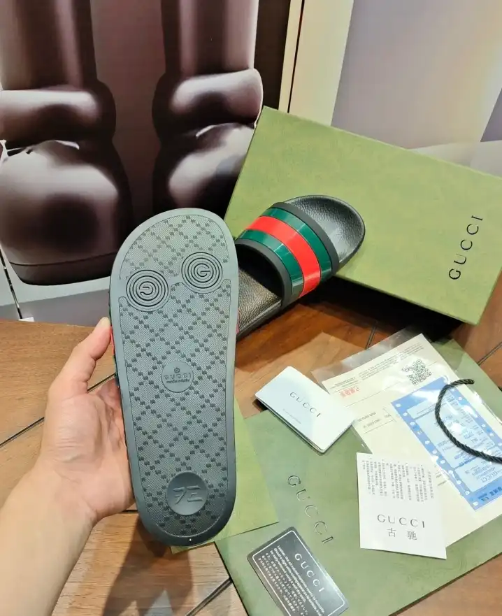 hype Gucci Slippers