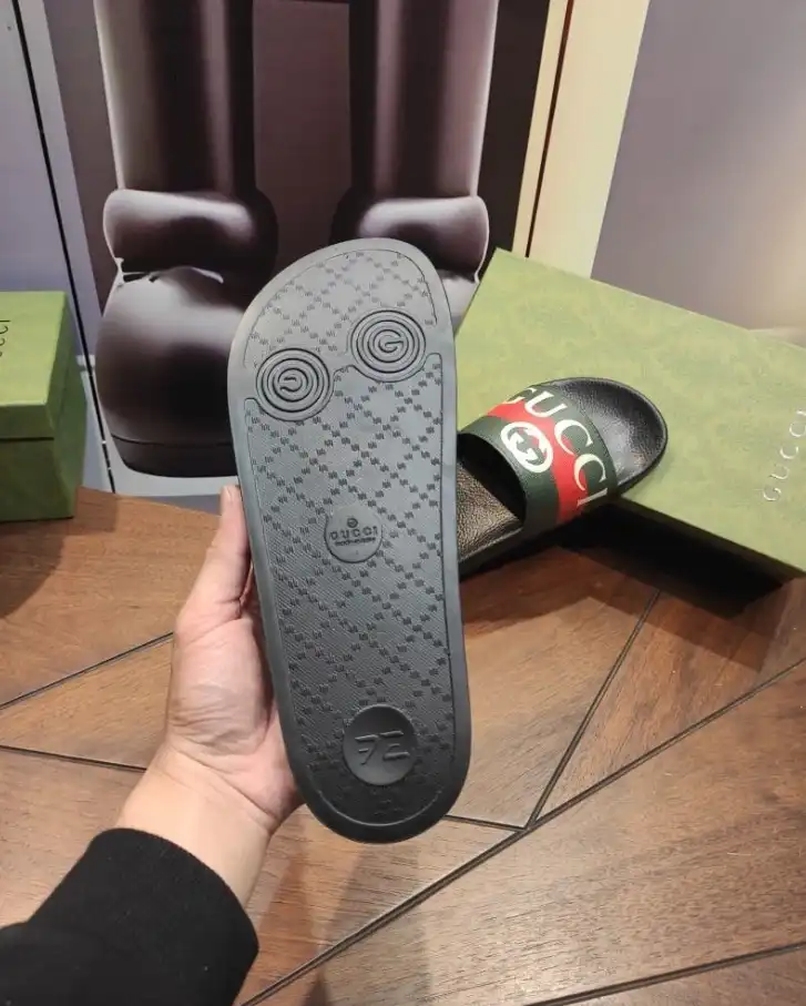 hype Gucci Slippers