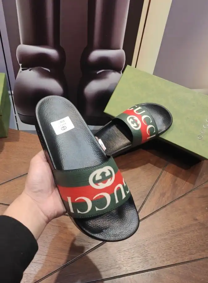 hype Gucci Slippers