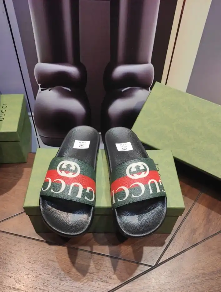 hype Gucci Slippers