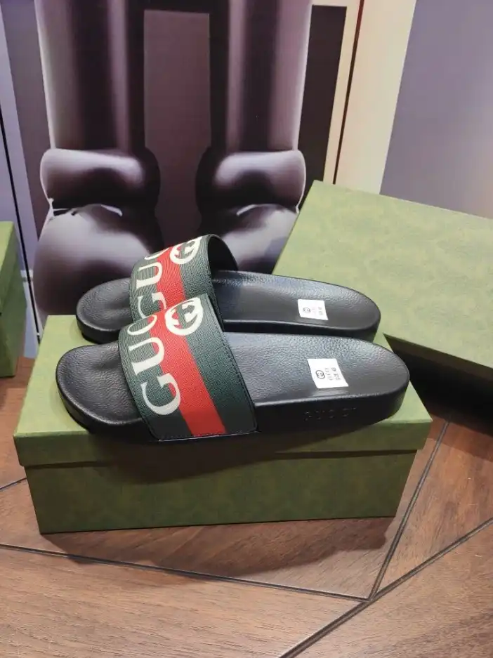 hype Gucci Slippers