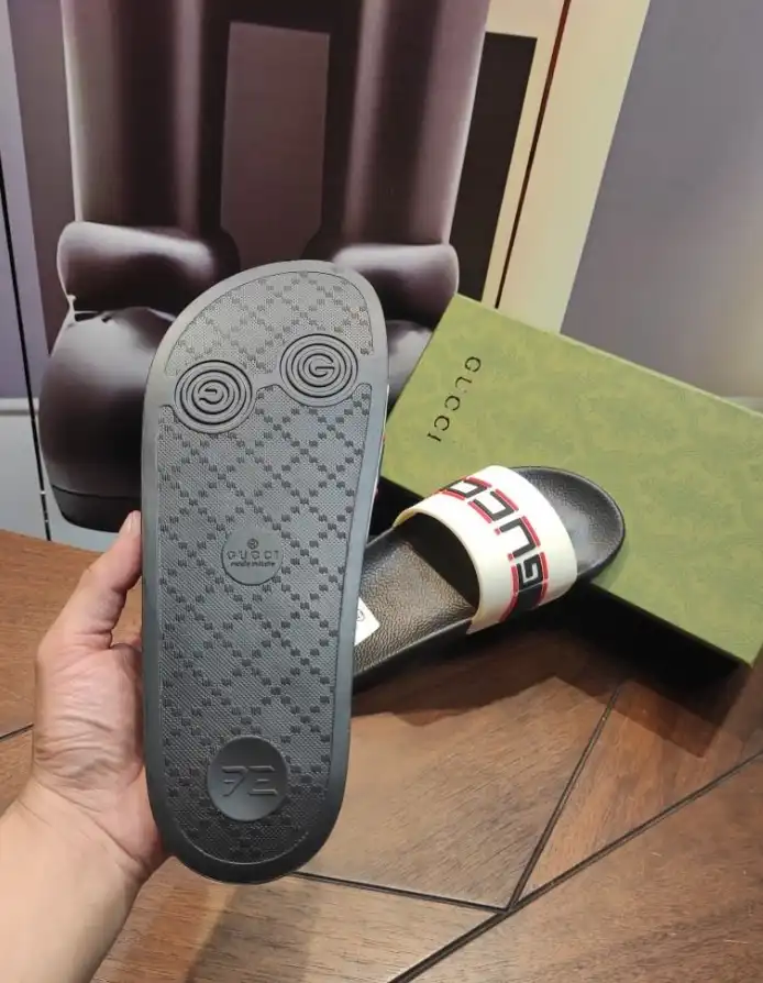 hype Gucci Slippers