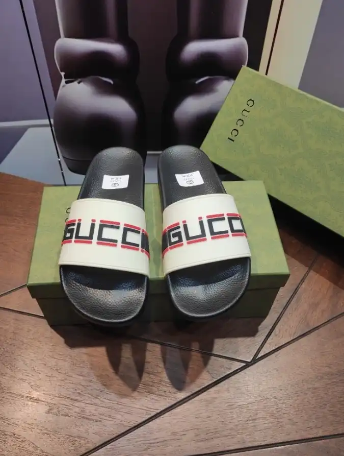 hype Gucci Slippers