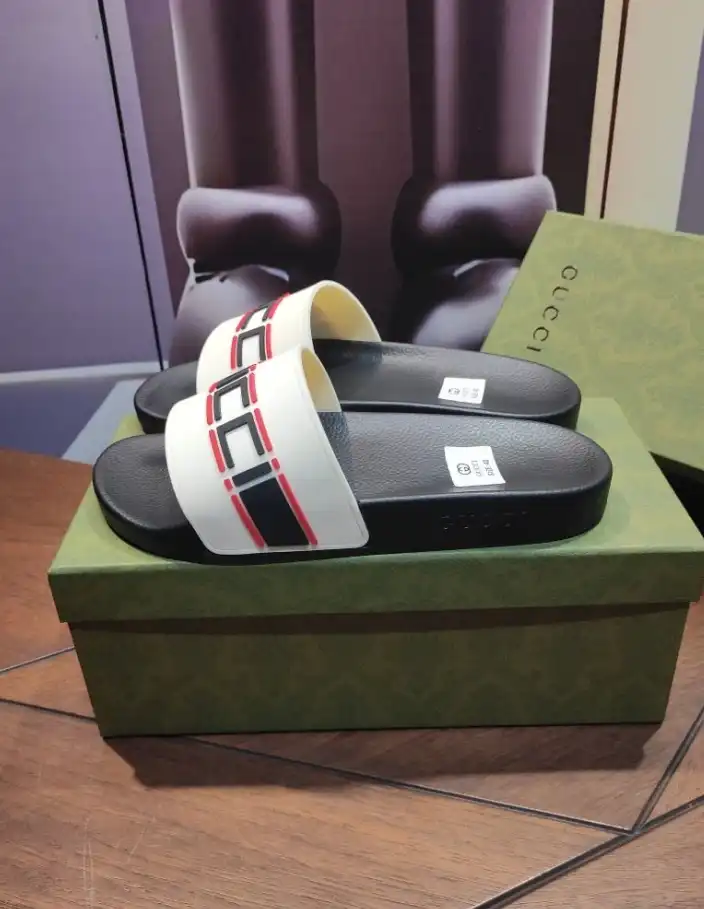 hype Gucci Slippers