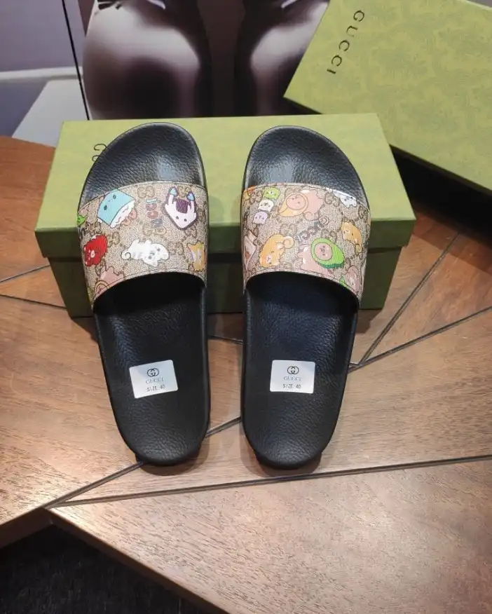 hype Gucci Slippers