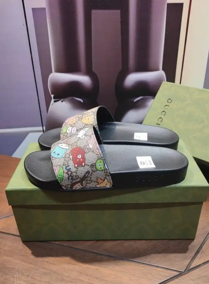 hype Gucci Slippers