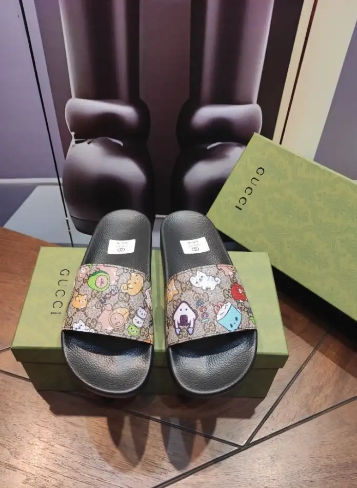 hype Gucci Slippers