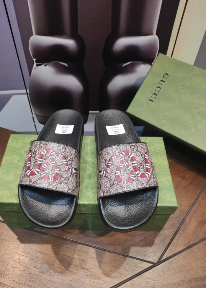 hype Gucci Slippers