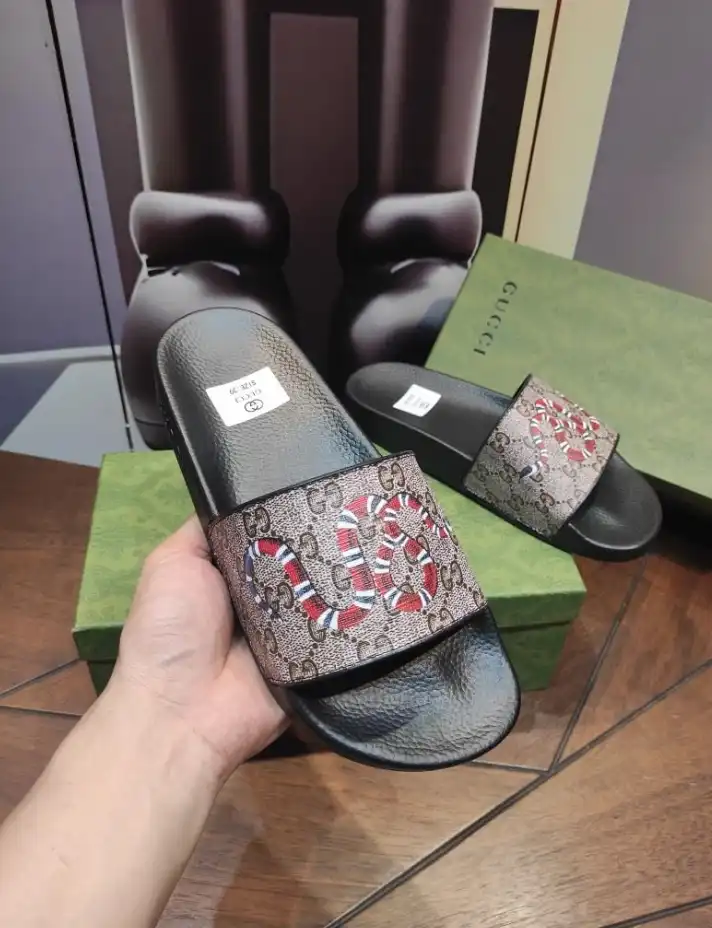 hype Gucci Slippers