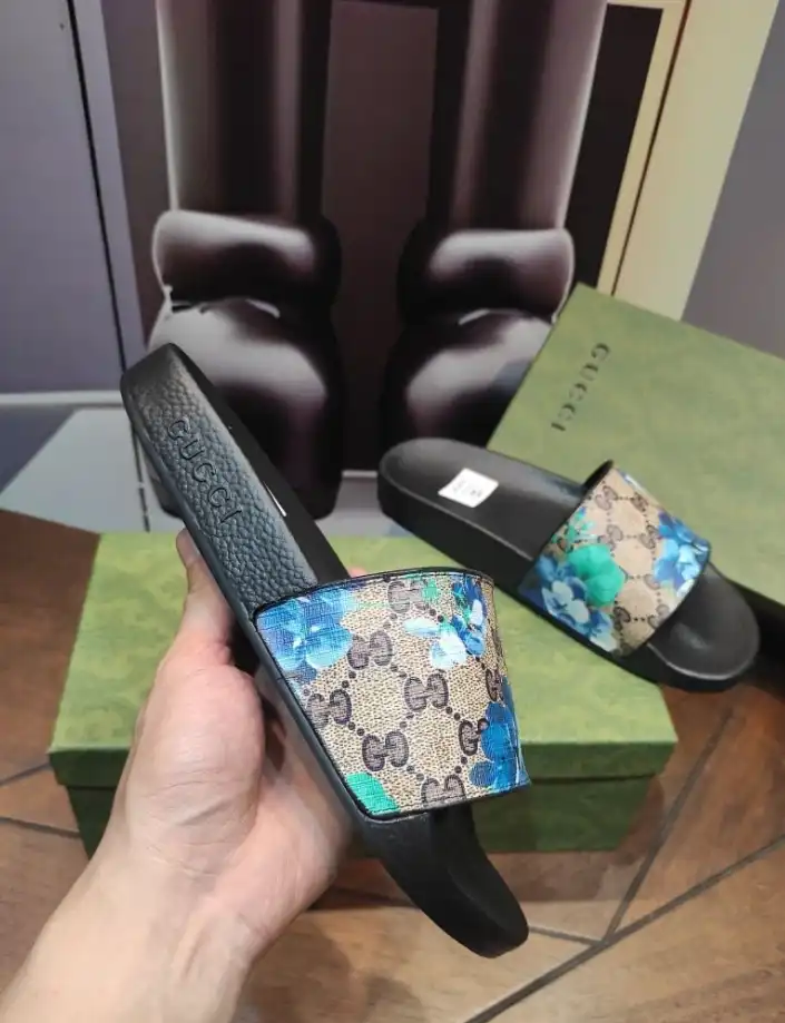 hype Gucci Slippers