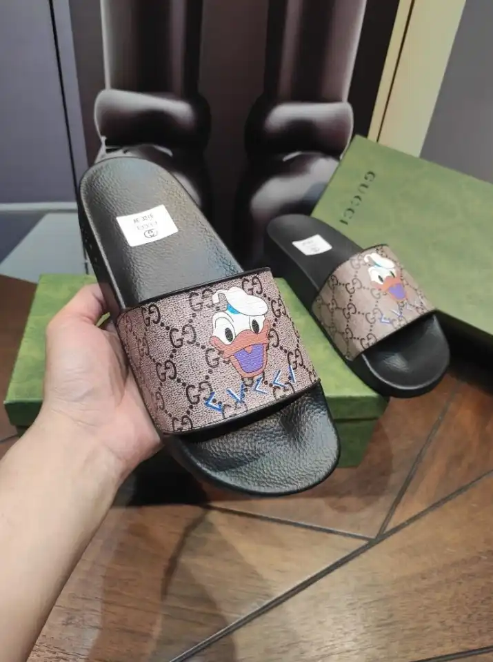 hype Gucci Slippers