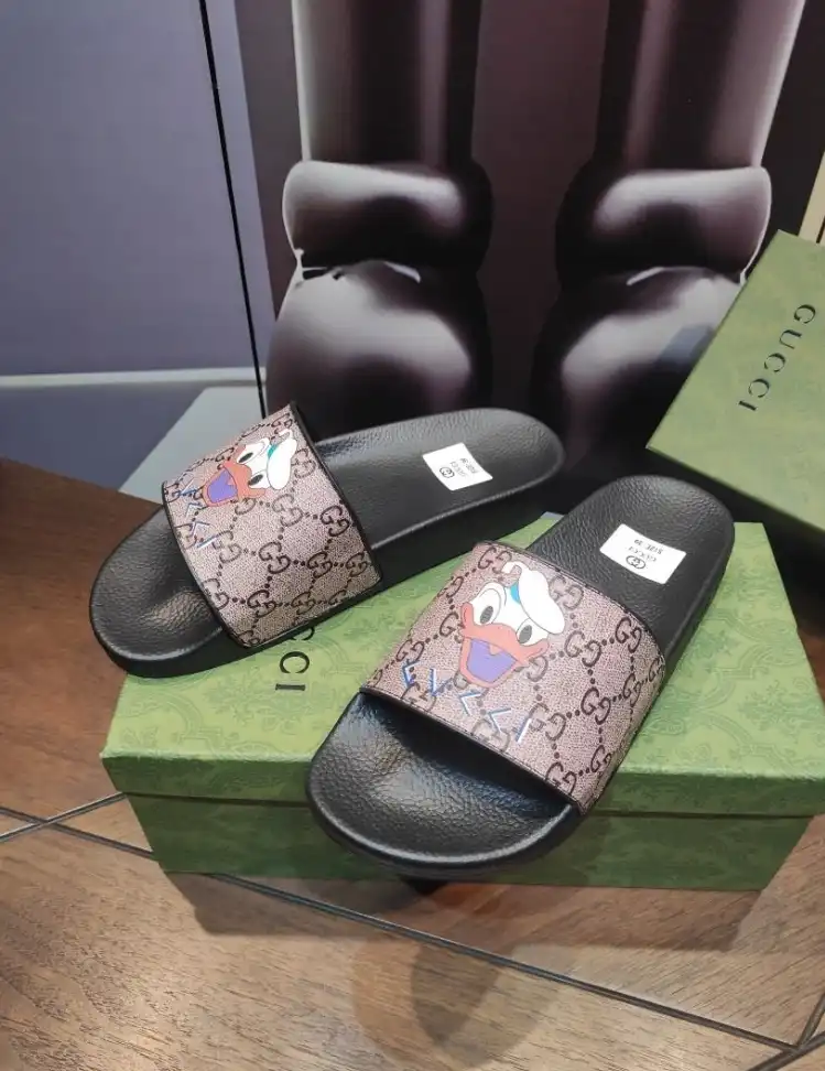 hype Gucci Slippers