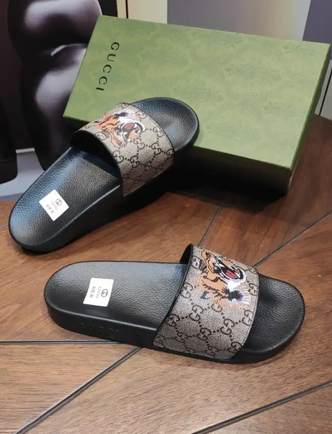 hype Gucci Slippers