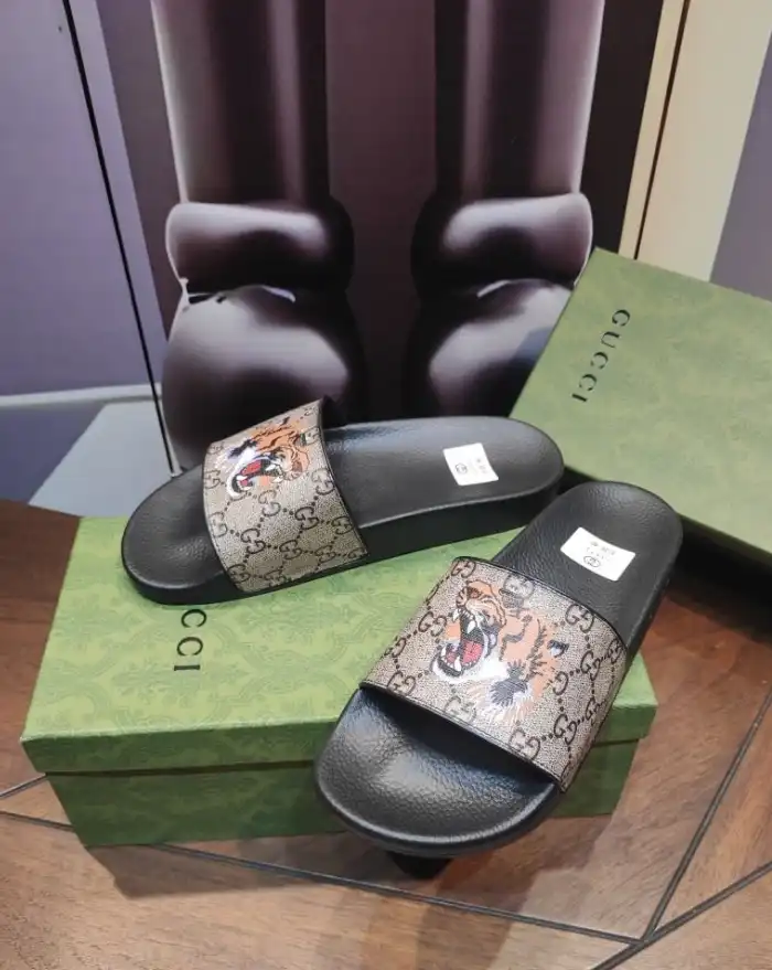 hype Gucci Slippers