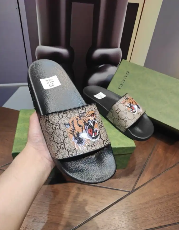 hype Gucci Slippers