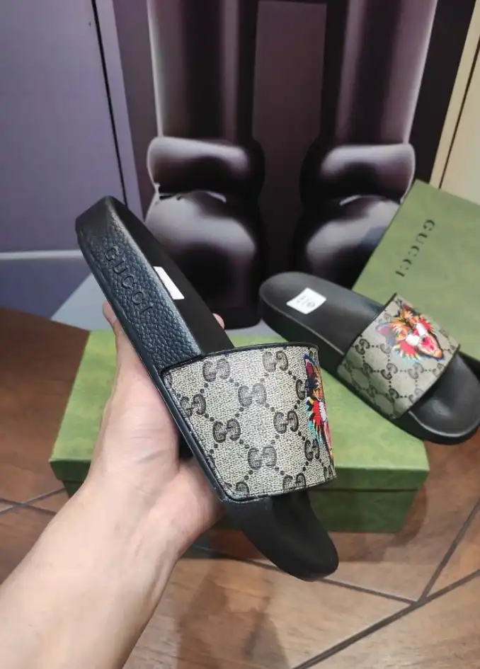 hype Gucci Slippers