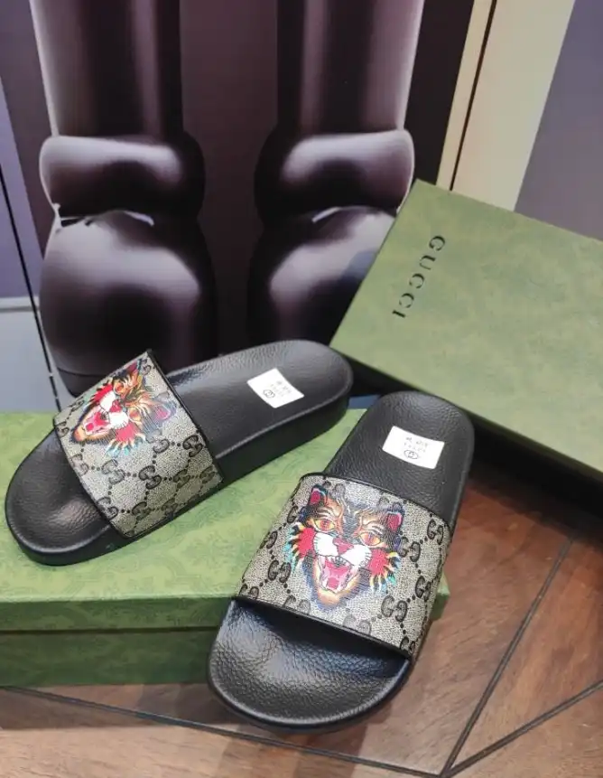 hype Gucci Slippers