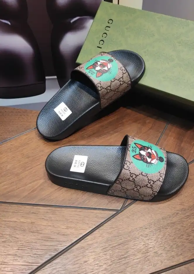 hype Gucci Slippers