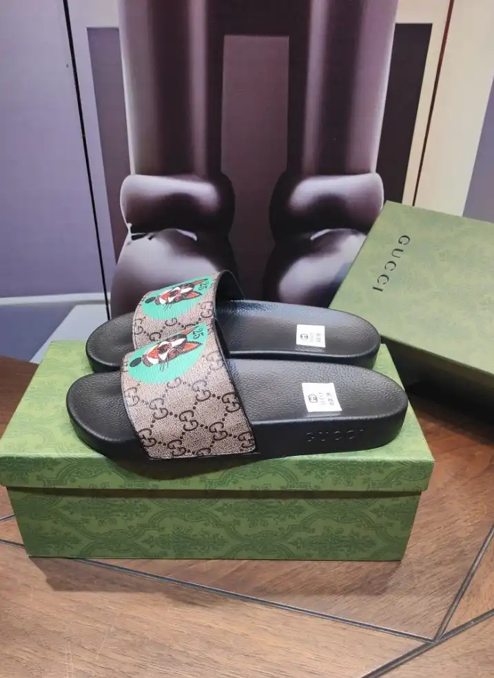 hype Gucci Slippers