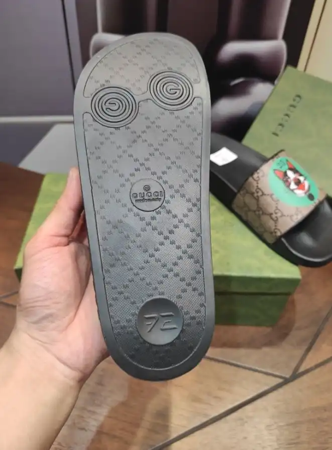 hype Gucci Slippers