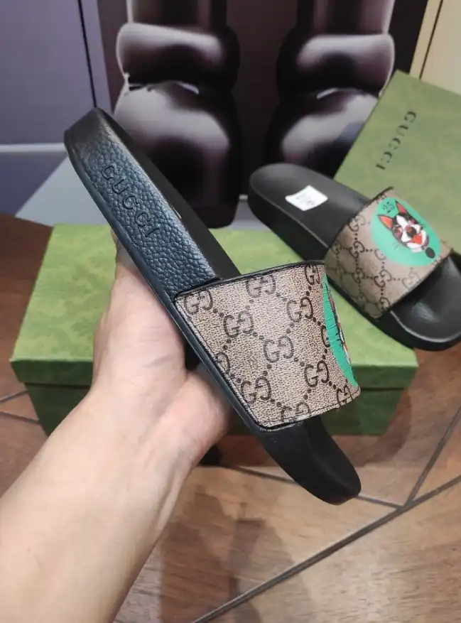 hype Gucci Slippers