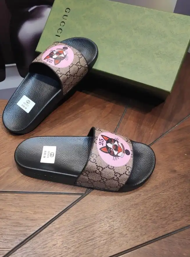 hype Gucci Slippers