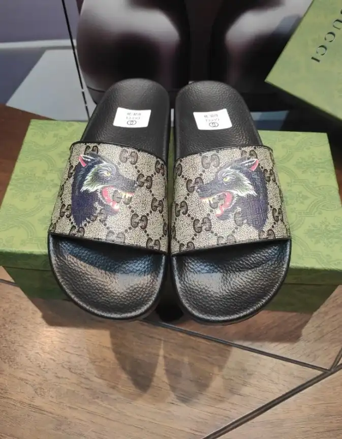 hype Gucci Slippers