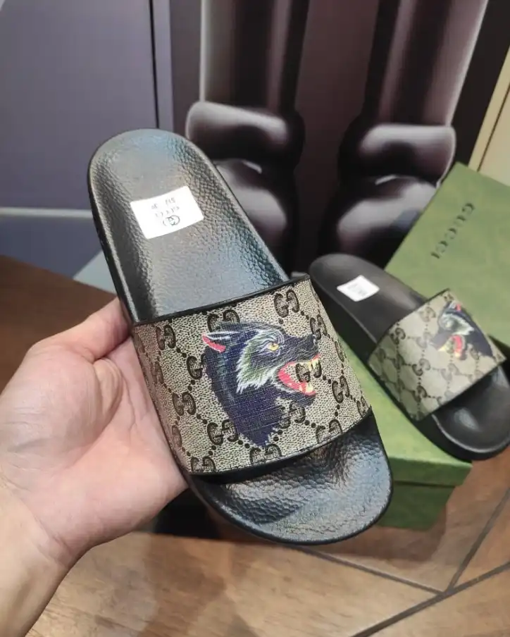 hype Gucci Slippers