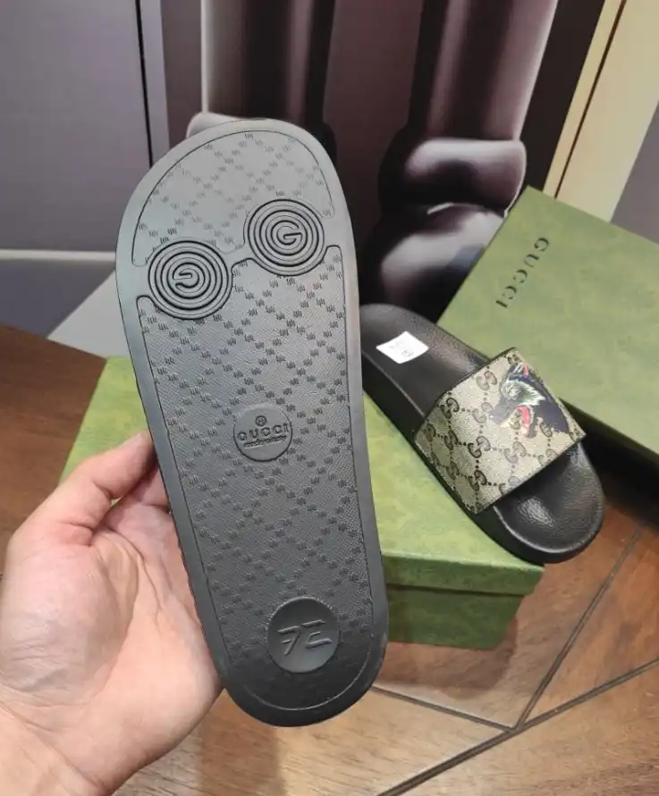 hype Gucci Slippers