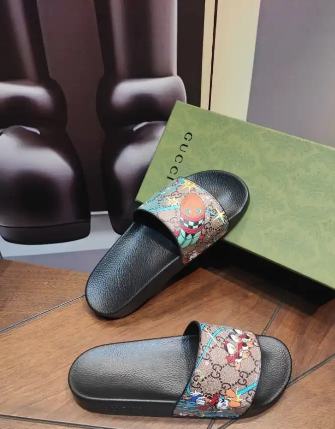 hype Gucci Slippers