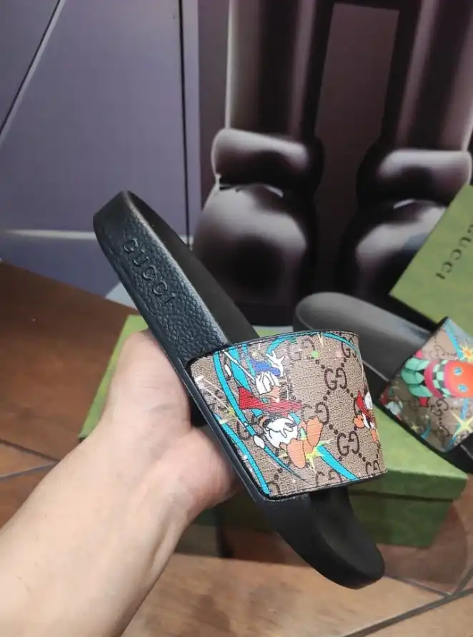 hype Gucci Slippers