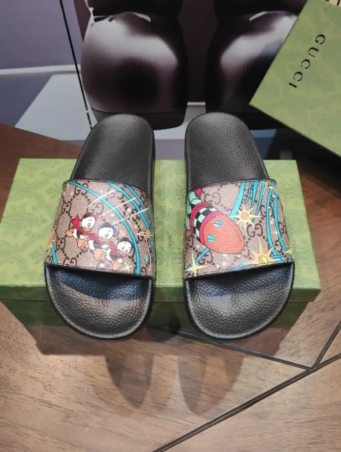 hype Gucci Slippers