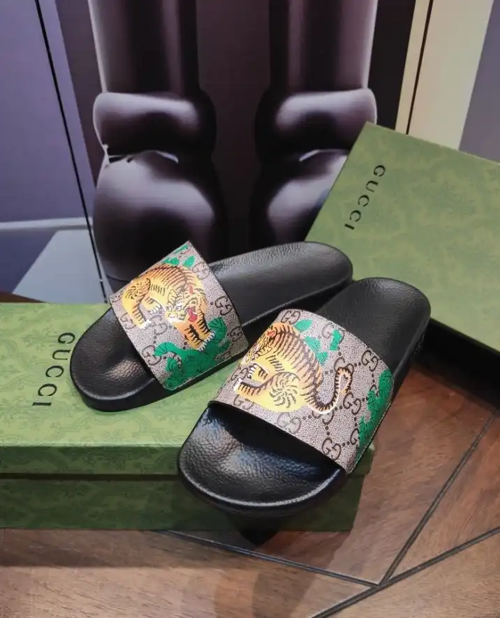 hype Gucci Slippers