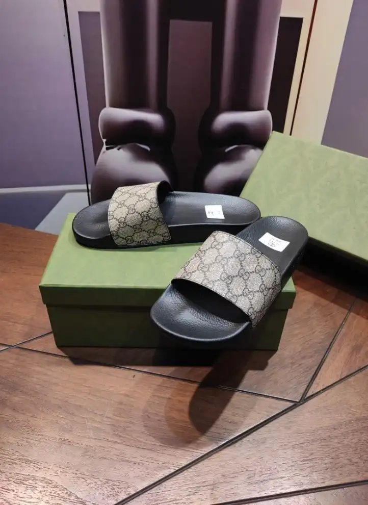 hype Gucci Slippers