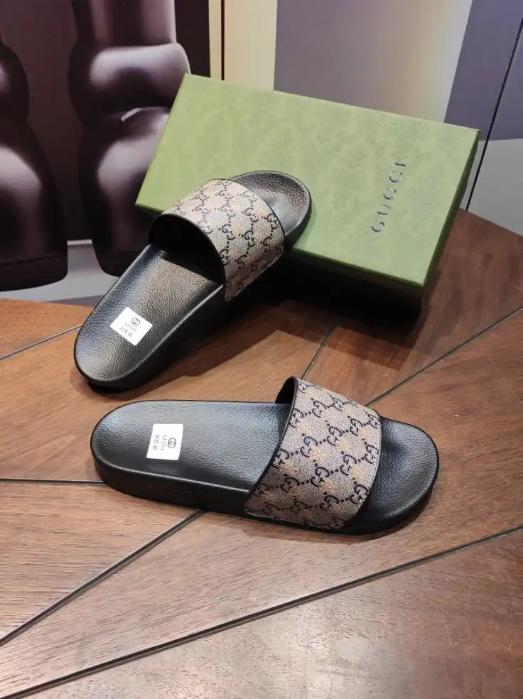 hype Gucci Slippers