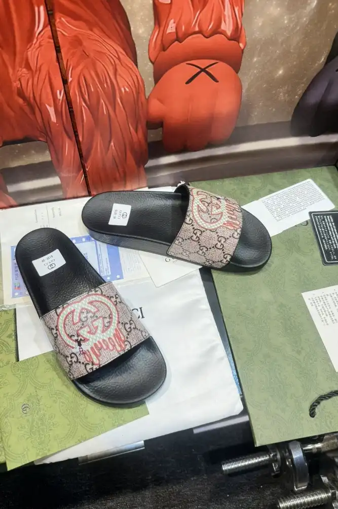 hype Gucci Slippers