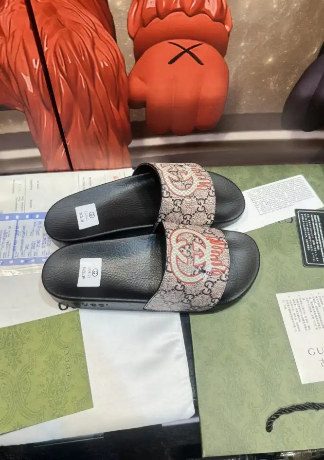 hype Gucci Slippers