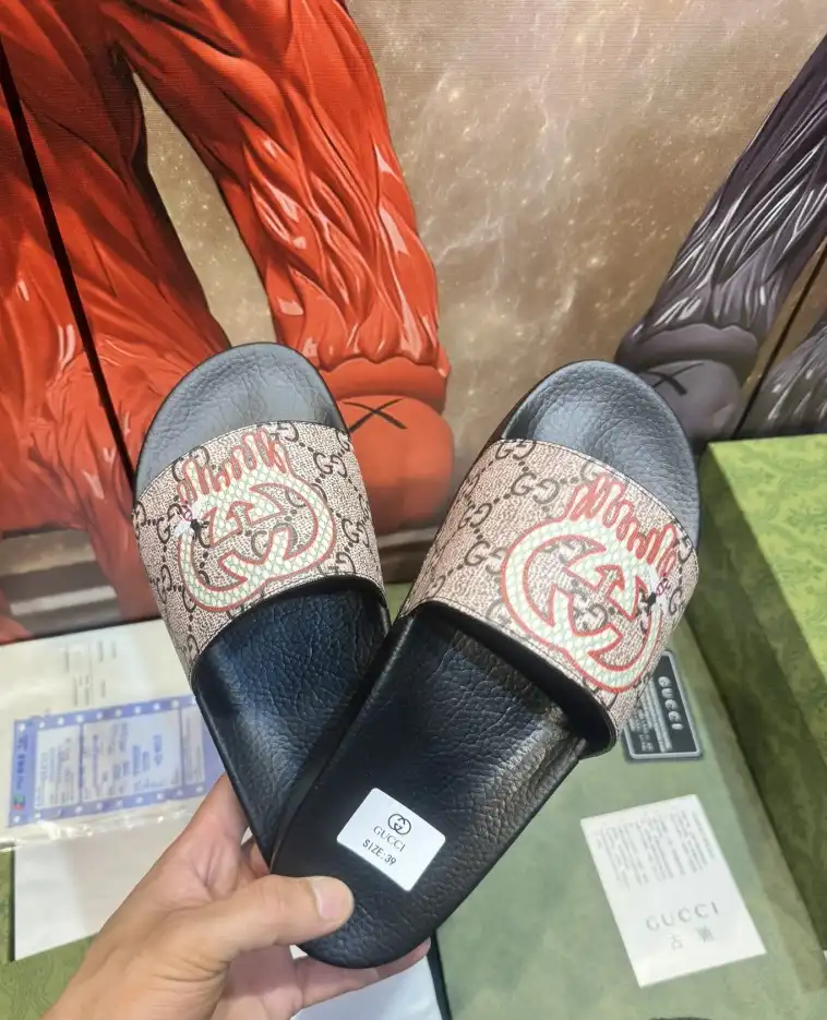 hype Gucci Slippers