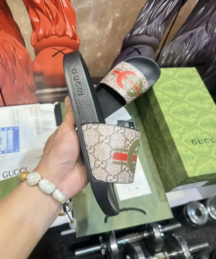 hype Gucci Slippers