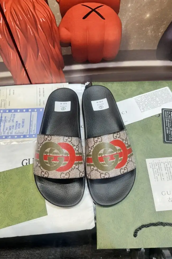 hype Gucci Slippers