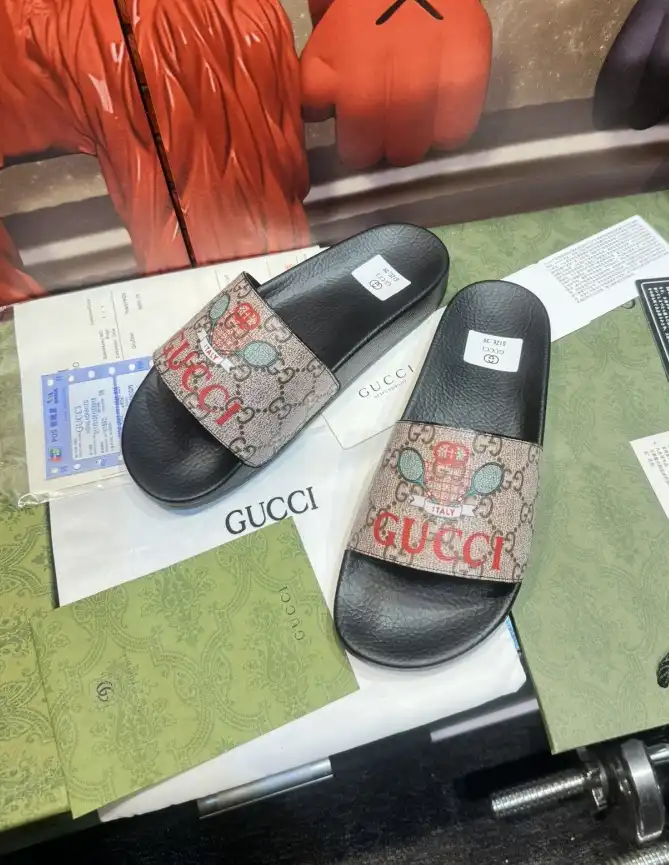 hype Gucci Slippers